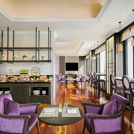 Avani Atrium Bangkok Hotel - SHA Extra Plus Certified Exterior foto Club Lounge at the 24th floor