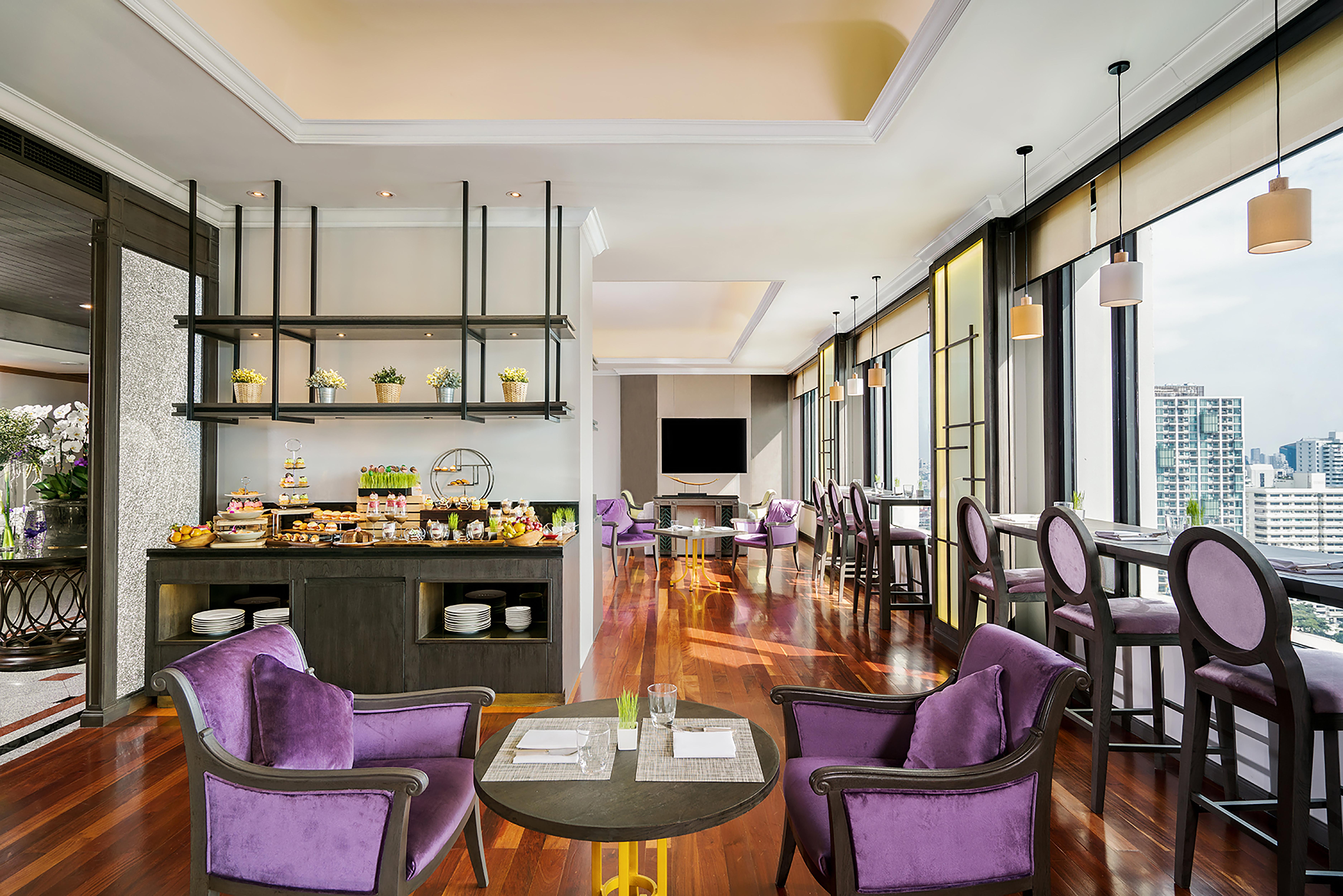 Avani Atrium Bangkok Hotel - SHA Extra Plus Certified Exterior foto Club Lounge at the 24th floor