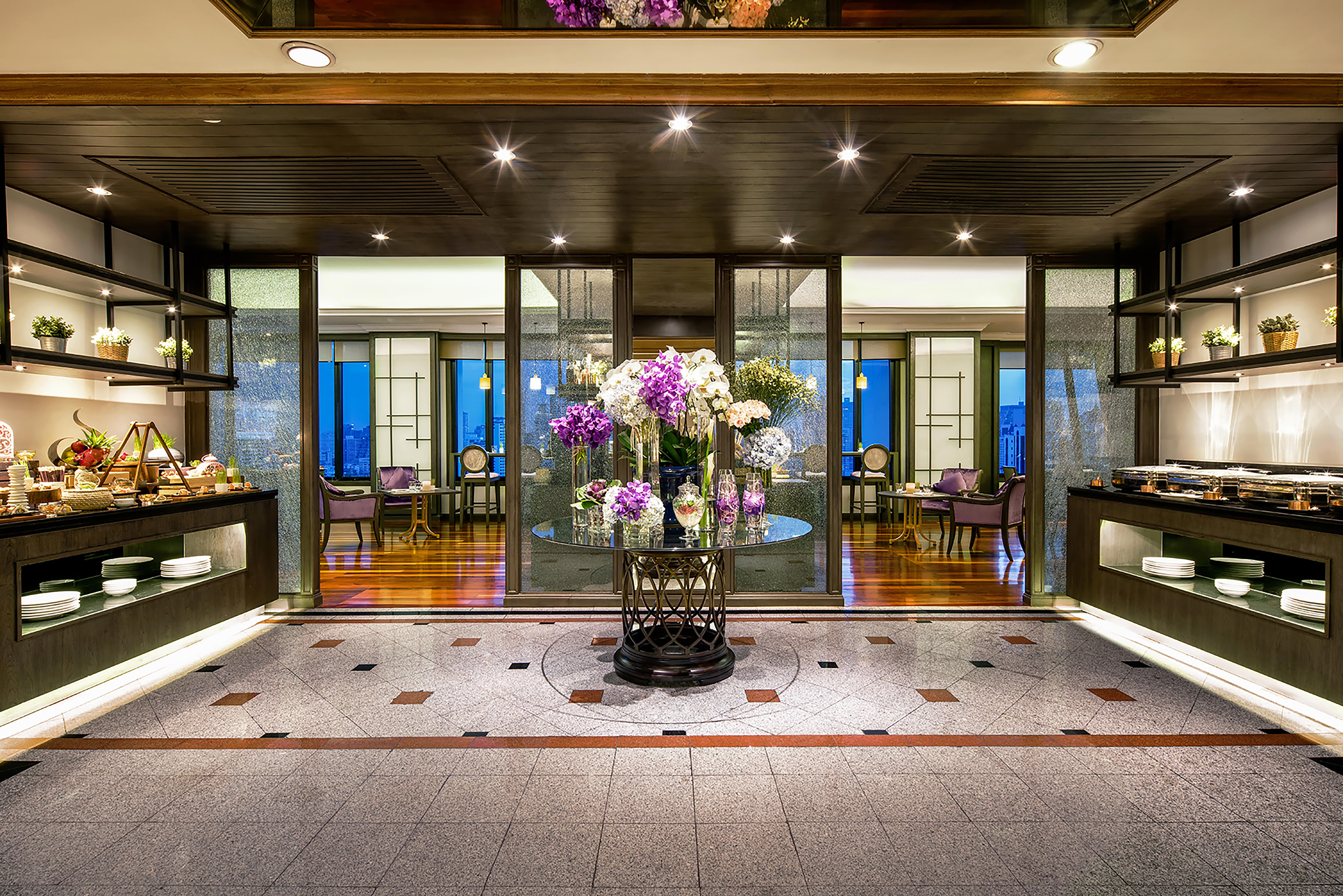 Avani Atrium Bangkok Hotel - SHA Extra Plus Certified Exterior foto The lobby of the hotel