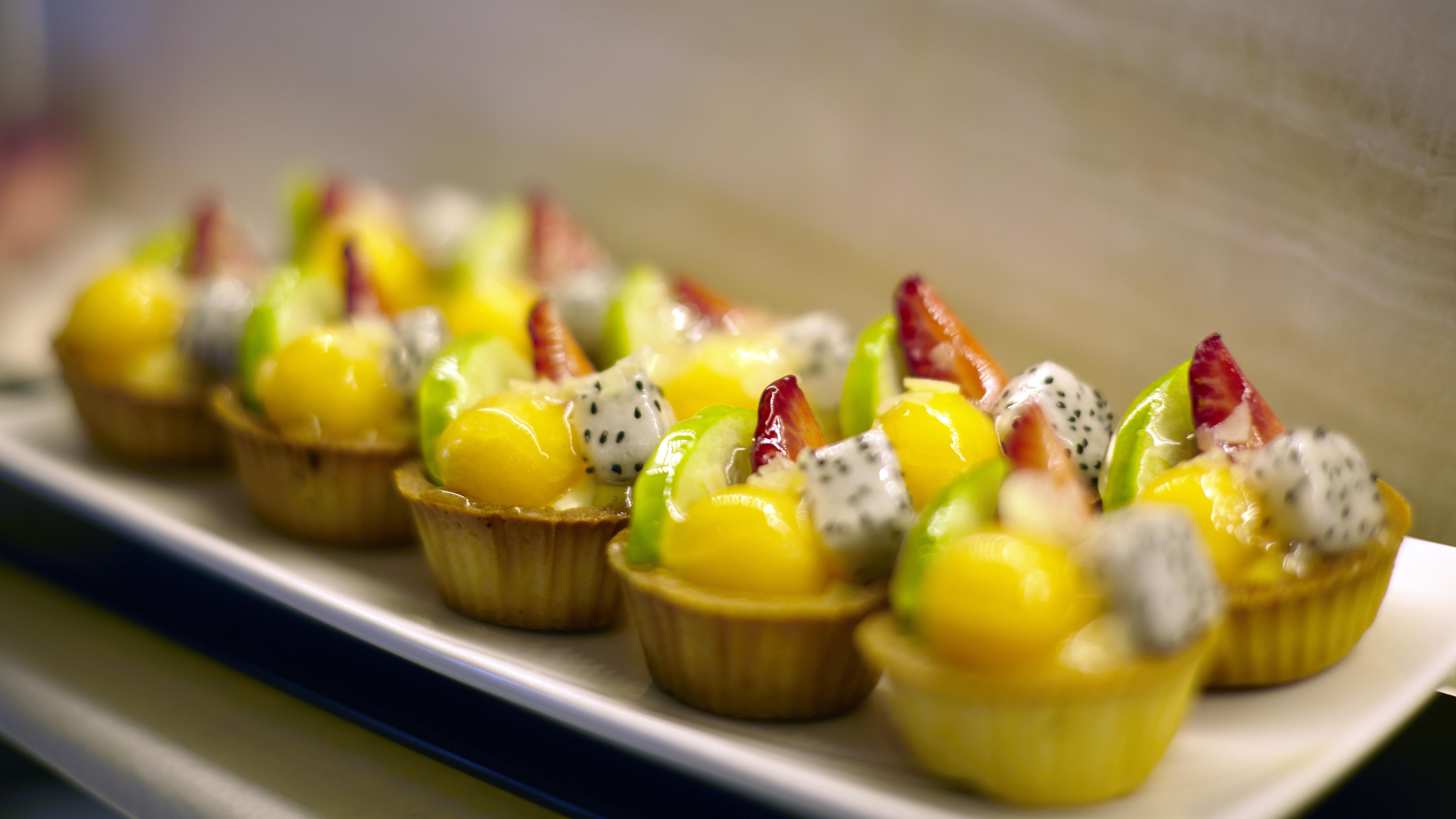 Avani Atrium Bangkok Hotel - SHA Extra Plus Certified Exterior foto Fruit tart