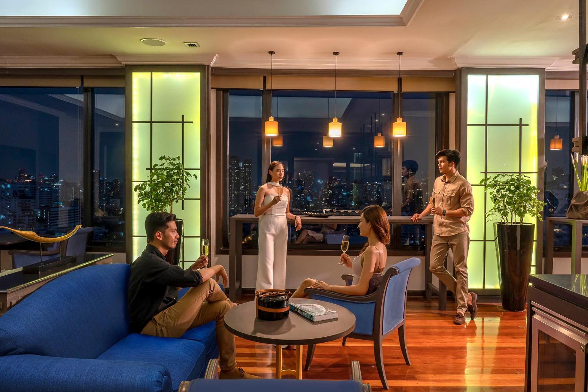 Avani Atrium Bangkok Hotel - SHA Extra Plus Certified Exterior foto The Club at the Royal Paragon Hotel