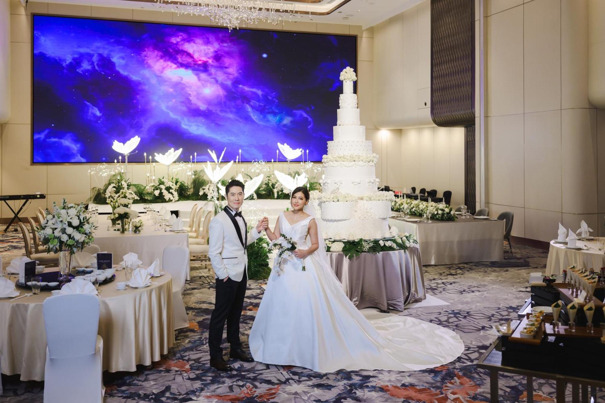 Avani Atrium Bangkok Hotel - SHA Extra Plus Certified Exterior foto Wedding in China